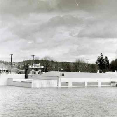 1964 Flood - Danielson's Thriftway Grocery, 15th and Washington Streets