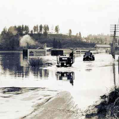 1922 Flood - 82nd Road from Southern Pacific Grade Crossing
