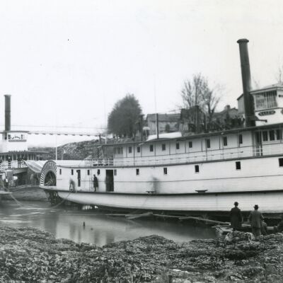 Steamboat "Salem" 1892 - 4th Street Dock Oregon City - Refloated after sinking
