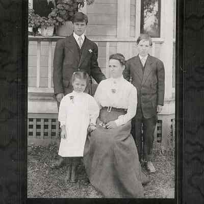 Courtright, Jessie (Armstrong) and family