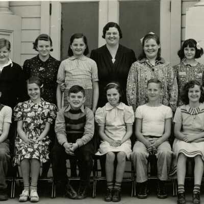 Eastham School Students 1939 - 6th Grade - Oregon City