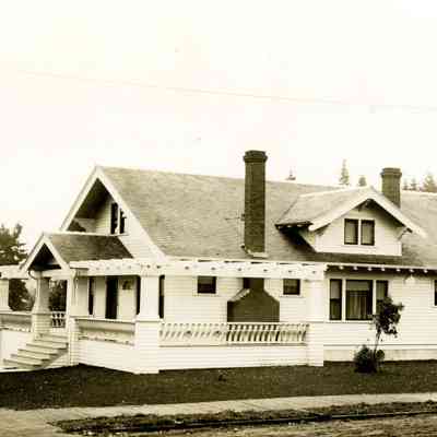 E. G. Caufield Home - 11th and Washington, Oregon City.