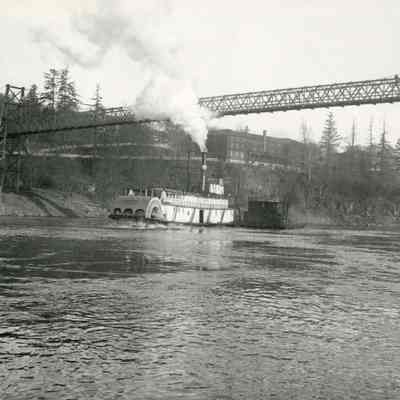 Steamboat "Diamond O" on Willamette River at Oregon City 1921 - West Linn Inn in Distance