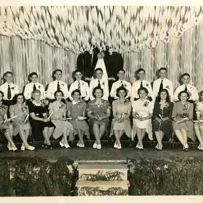 Taft Grade School Graduating Class