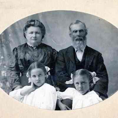 Unidentified family photograph