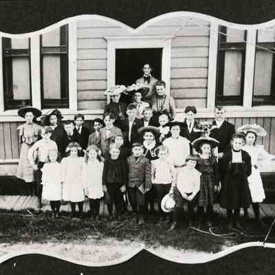 Mrs. W.A. White's Christian Endeavor Society, 1st Congregational Church.