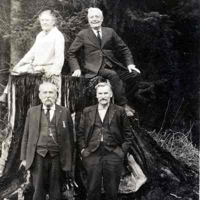 Davis, Emma (Talbert), Joe, Jehu and unidentified man