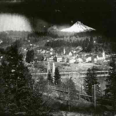 Oregon City 1900 - from West Linn