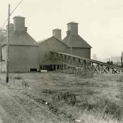 Oregon City Hop Yards