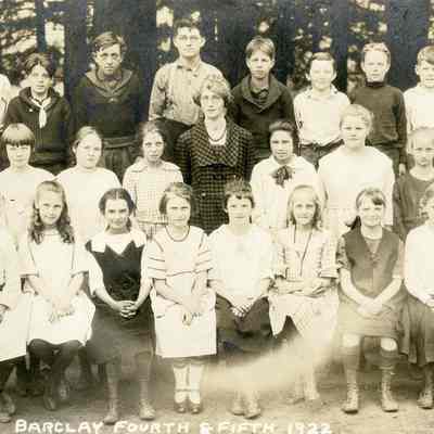 Barclay School Students 1922 - 4th and 5th Grades - Oregon City