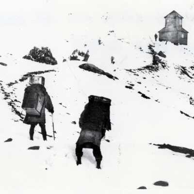 Back Packers heading for Mt. Hood Summit fire lookout