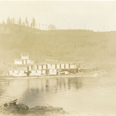 Steamboat "Elwood" - Wrecked at Head of Willamette Falls Locks