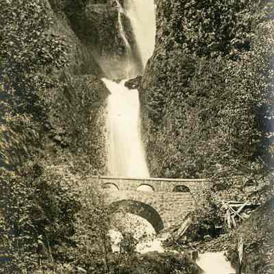 Wah-Kee-Na Falls, Columbia River Gorge, Oregon