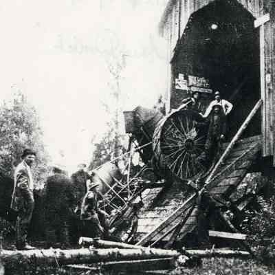 Monitor Covered Bridge Over Butte Creek - Accident 1911