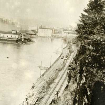 Laying street car track from Oregon City to Canemah