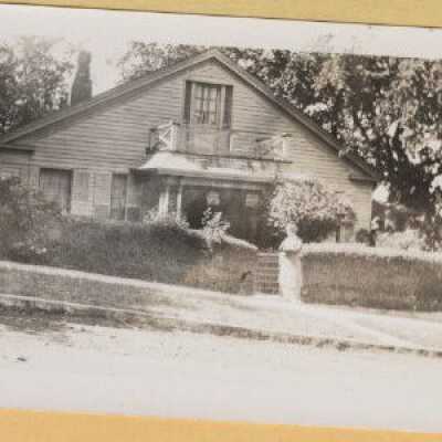The Cochran House at 12th and Washington Street - 1920 - Oregon City, Oregon.