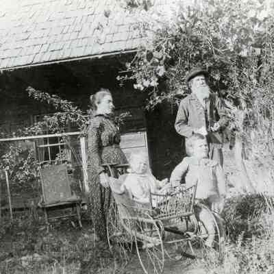 Baker Cabin 1900 - Carver, Oregon