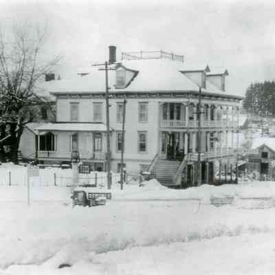 Aurora 1913 - Pioneer Hotel