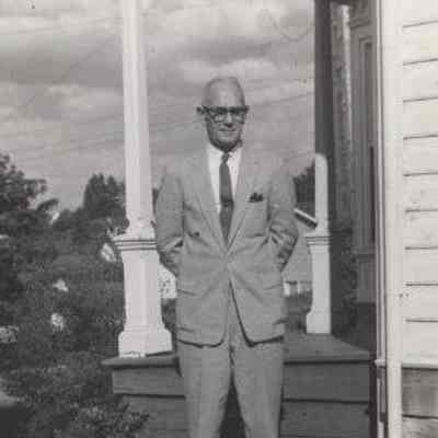 MacDonald, Dr. Arthur