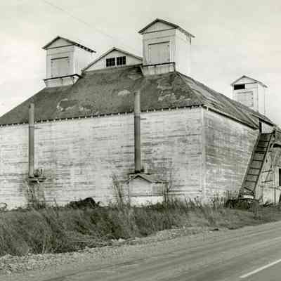 Oregon City Hop Yards