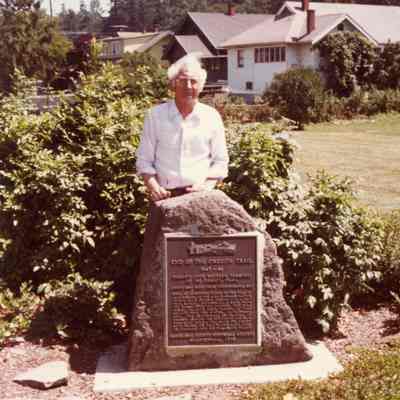 Oregon City 1976 - End of the Oregon Trail Marker