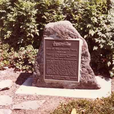 Oregon City 1976 - End of the Oregon Trail Marker