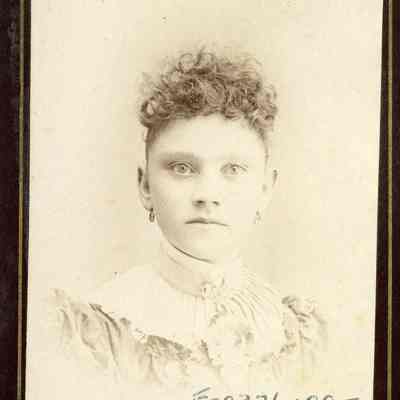 McKennsie, Nanna Dedman