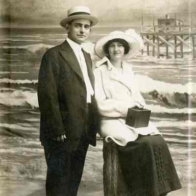 Carl and Fern Elliott 1915 - Seaside, Oregon