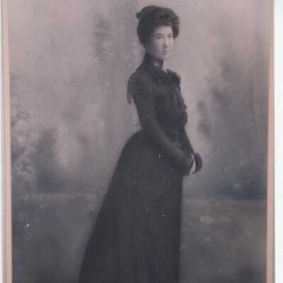 Elizabeth Cross Williams in her wedding dress