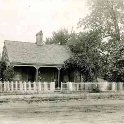 Hedges House, Canemah, 1920.