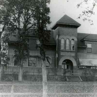 West Linn 1900 - Willamette Falls Railroad Station