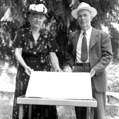 Agnes and Dwight Hoag.