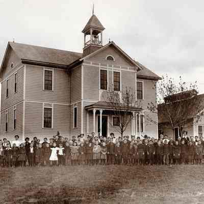 West Oregon City School Students c.1903 - Later Named West Linn Sunset School