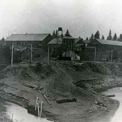 Lake Oswego 1896 - Oswego Iron Furnace