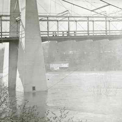 Oregon City-West Linn Suspension Bridge.