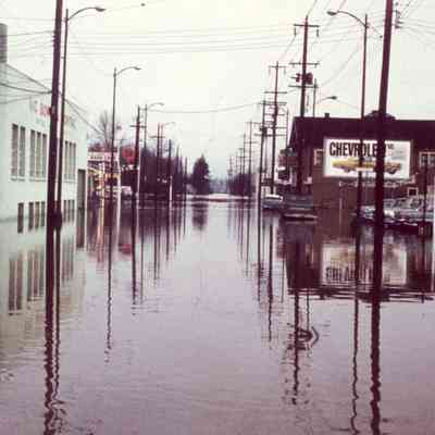 1964 Flood - Oregon City, 13th & Main, December 25, 1964.