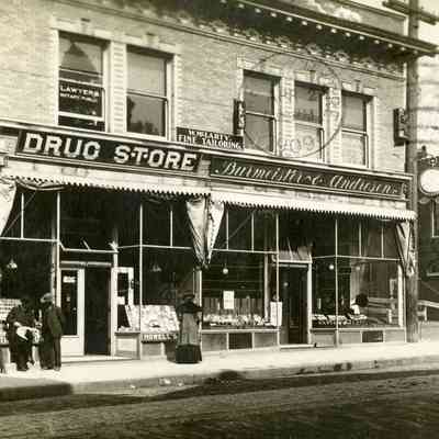 Oregon City 1909 - Andresen Building - 7th and Main Street - Burmeister & Andresen Jewelers