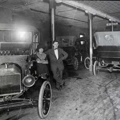 Oregon City 1911 - Elliott Garage Interior