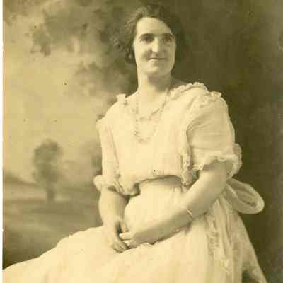 Hampton, Mary