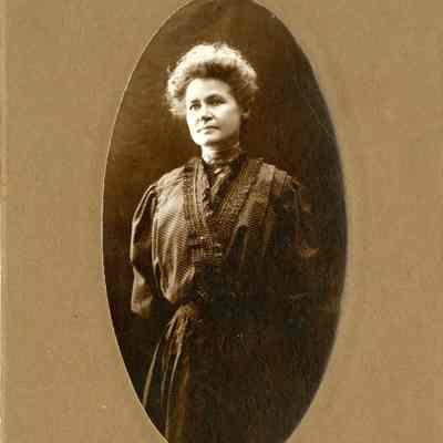 Mrs. Mc Adam, Oregon City School Teacher.