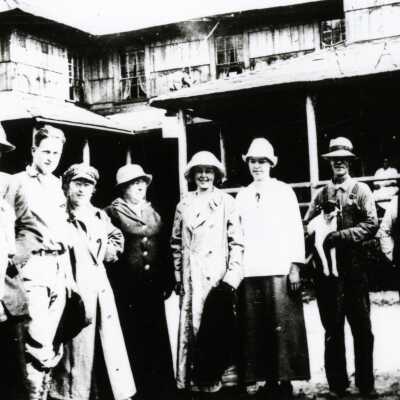 Group in front of Rhododendron Inn 1930's