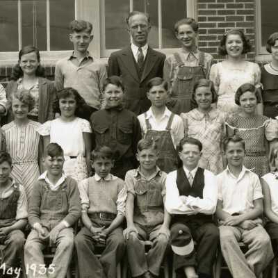 Mt. Pleasant School Students 1935 - 6th Grade