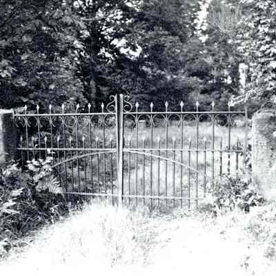 Canemah Cemetery Graves
