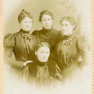 Talbert, Dora (Theodora), Jessie, Mollie (Mary), Mama (Emma Davis)