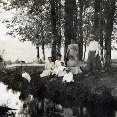 Pearl Meldrum Stevens and twins - c.1909 - outing by the water (Yamhill River?)