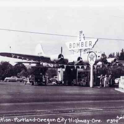 Bomber Service Station - Milwaukie, Oregon