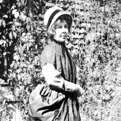 Oregon City Territorial Days 1936 - Woman in Costume