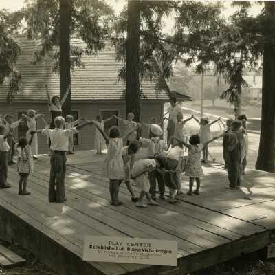 Oregon City 1926 - Buena Vista Play Center - Children playing a Game