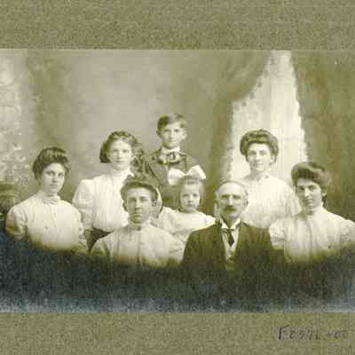 Unidentified Family Group - Talbert Collection