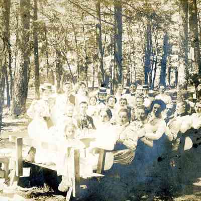 Chautauqua Park 1900 - Congregational Church Sunday School Class of Mrs. Martha White.